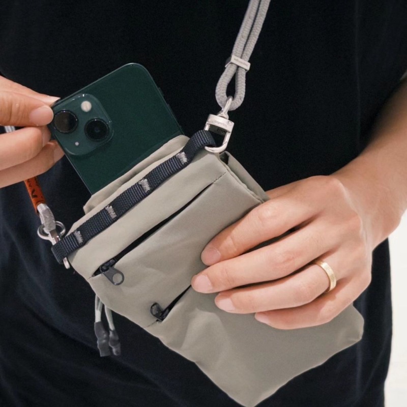 Men Slim Fit Crossbody Phone B - Phone Accessories Men ulasan dan harga